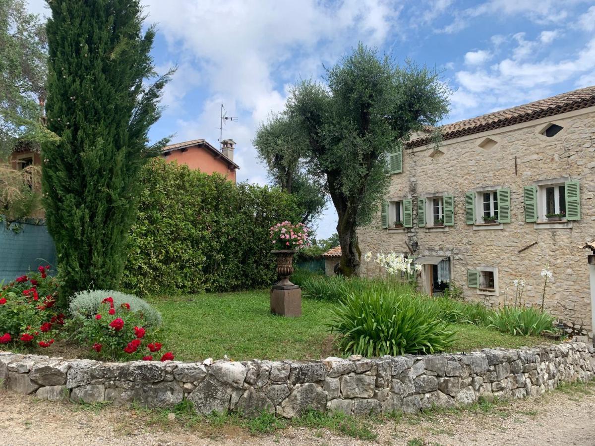le mas des roses 1884 Vence Extérieur photo